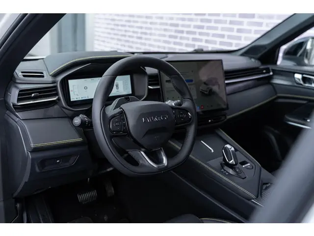 Lynk & Co 01 1.5 Core 2025 Hybride Benzine 42