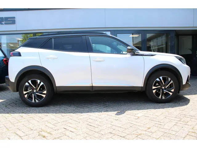 Peugeot 2008 1.2 PureTech GT-Line 2020 Benzine 6