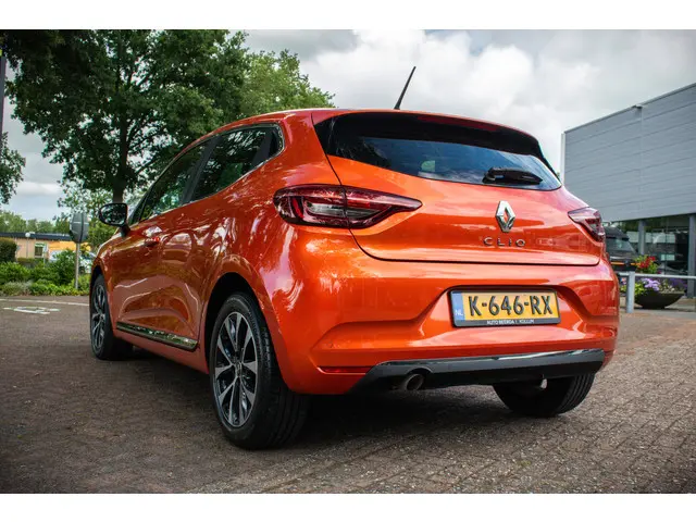 Renault Clio TCe 90 Intens 2021 Benzine 12