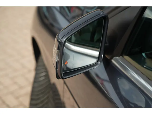 Mercedes-Benz M-Klasse 500 2013 Benzine 34