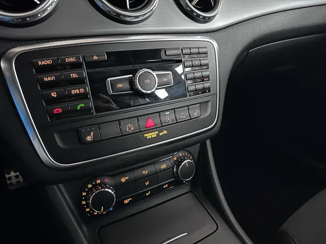 Mercedes-Benz GLA 200 AMG 2015 Benzine 15