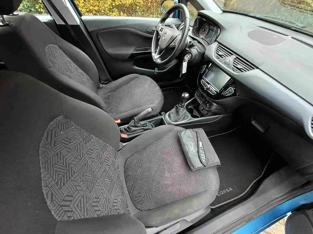 Opel Corsa 1.4 Favourite navi 2018 Benzine 7