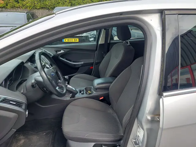 Ford Focus Wagon 1.0 EcoBoost Trend 2012 Benzine 8