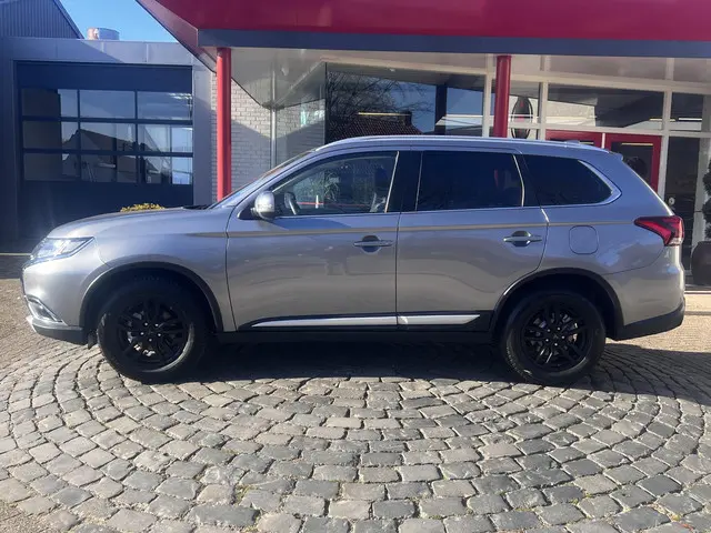 Mitsubishi Outlander 2.0 Business Edition 2018 Benzine 2