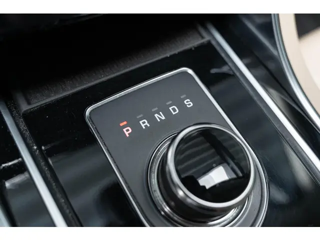 Jaguar XE 2.0 D Pure Leder Panorama 2018 Diesel 17