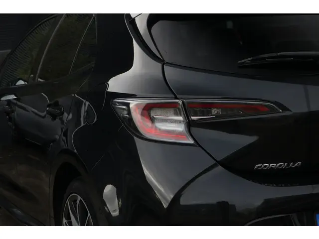 Toyota Corolla 1.8 Hybrid Executive 2019 Hybride Benzine 9