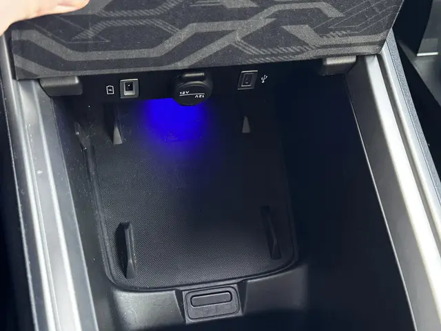 Jeep Avenger 1st Edition 54 kWh 2023 Elektrisch 24