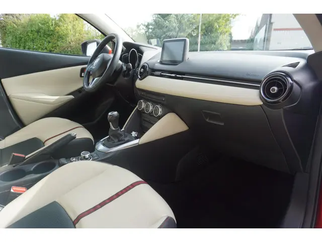 Mazda 2 1.5 Skyactiv-G Skylease GT 2015 Benzine 22