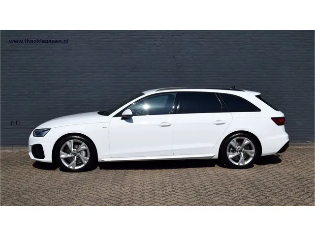 Audi A4 Avant 40 TFSI quattro S edition 2022 Benzine 5