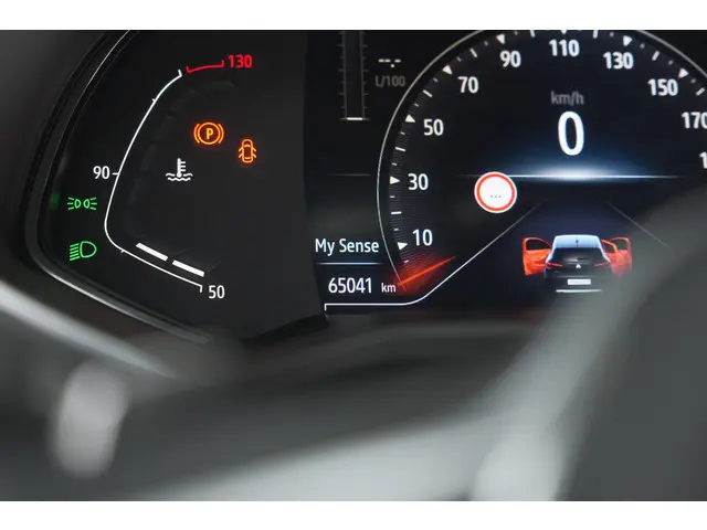 Renault Clio TCe 130 EDC Initiale Paris 2020 Benzine 45