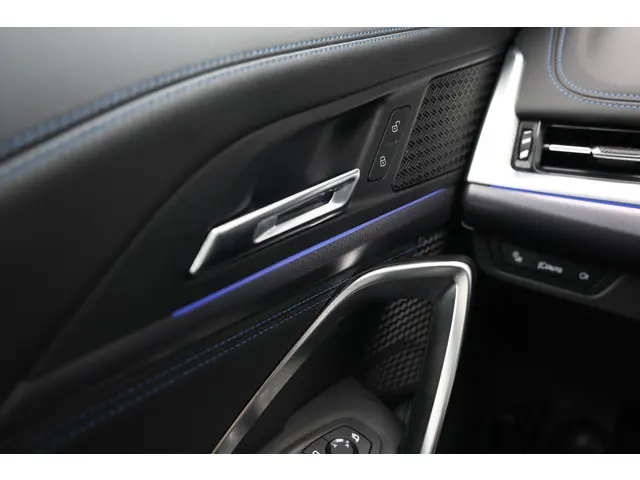 BMW X1 sDrive20i 170pk M-Sport Black Ed. 2023 Benzine 57