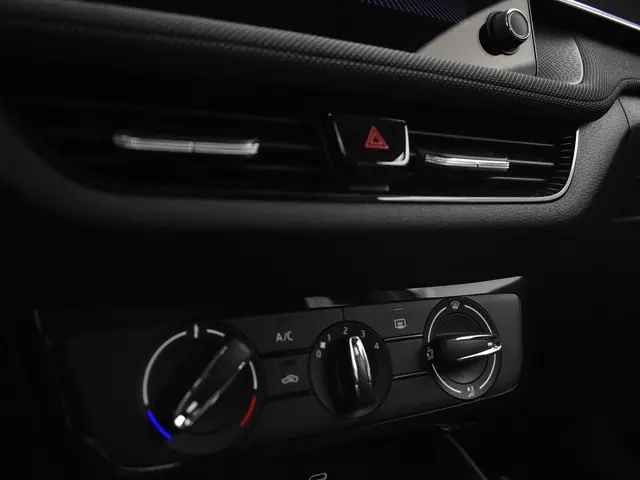 Škoda Fabia 1.0 Tsi 95pk Selection 2024 Benzine 14