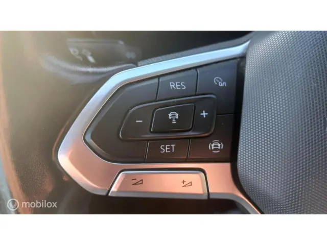 Volkswagen Transporter 2.0 TDI L2H1 30 DC 2021 Diesel 19