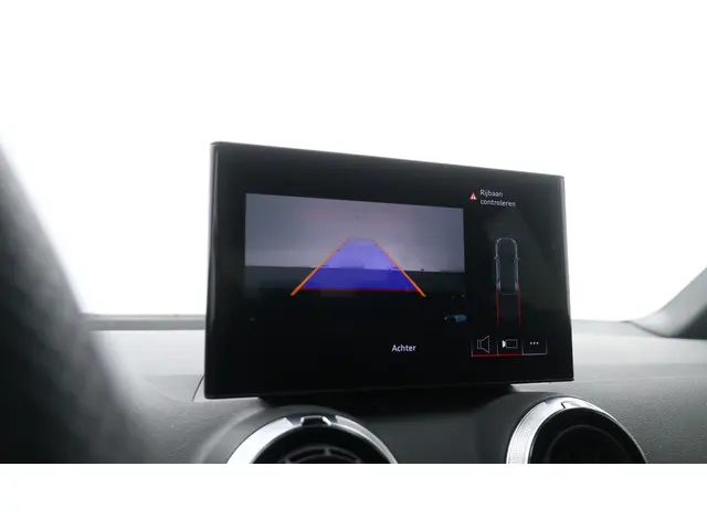 Audi Q2 35 TFSI 150PK S Edition 2025 Benzine 12