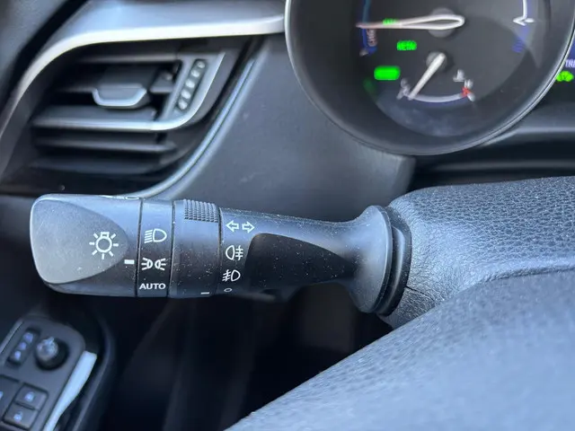 Toyota C-HR 1.8 Hybrid Energy 2018 Hybride Benzine 24