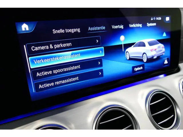 Mercedes-Benz E-Klasse 200 AMG Line 2020 Benzine 34