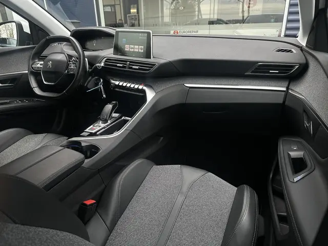 Peugeot 3008 1.2 PureTech Allure Avantage 2020 Benzine 14