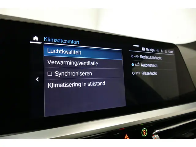 BMW 3 Serie 330e xDrive M Sport 2021 Hybride Benzine 34