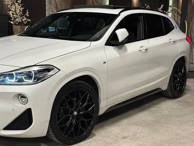 BMW X2 SDrive18i|M Pakket|PANO|BOMVOL! 2019 Benzine 6