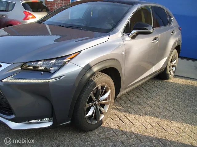 Lexus NX 300h AWD F Sport Line 2016 Hybride Benzine 26
