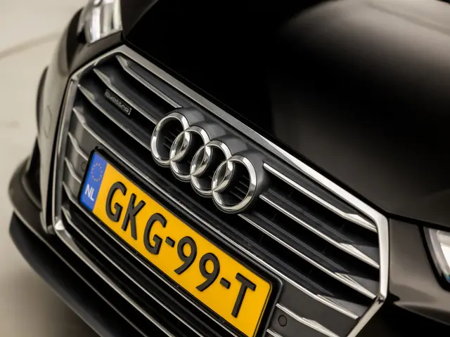 Audi A4 Avant 45 TFSI quattro Sport S line 2019 Benzine 42