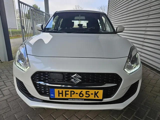 Suzuki Swift 1.2 Comfort Smart Hybrid 2023 Benzine 8