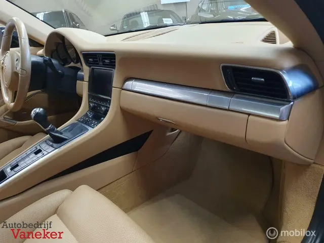 Porsche 911 Carrera 2013 Benzine 12