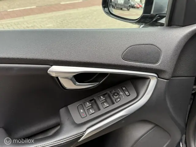 Volvo V40 1.6 D2 R-Design EXPORTPRIJS 2013 Diesel 19