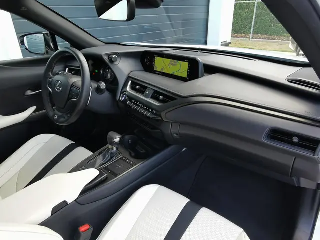 Lexus UX 250h F Sport Line 2019 Hybride Benzine 12