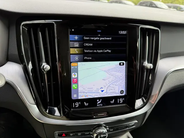 Volvo V60 2.0 B4 Momentum Bus. 2022 Benzine 22