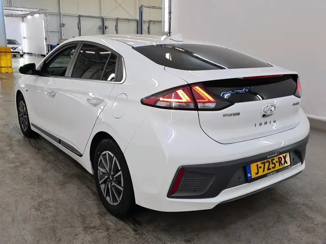 Hyundai IONIQ Premium EV 38 kWh SOH 100% 2020 Elektrisch 16