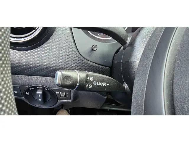 Mercedes-Benz A-Klasse 160 Business 2017 Benzine 21