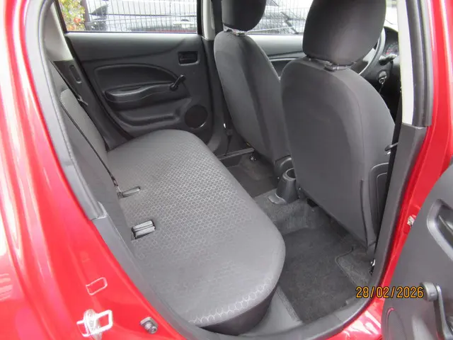 Mitsubishi Space Star 1.0 Entry 2015 Benzine 8