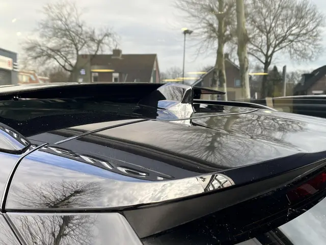 Peugeot 2008 1.2 Hybrid 145 PK GT 2025 Hybride Benzine 34