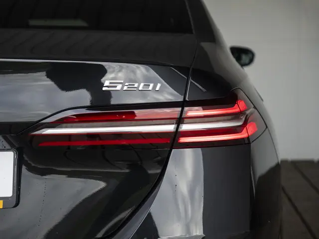 BMW 5 Serie Sedan 520i 2025 Benzine 58