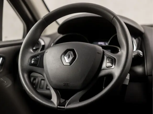 Renault Clio Estate 1.5 dCi Dynamic Sport 2013 Diesel 16