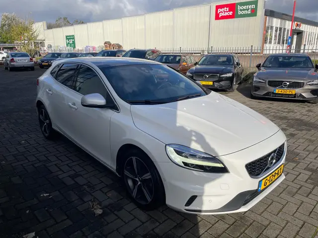 Volvo V40 1.5 T3 Polar+ Sport 2019 Benzine 4