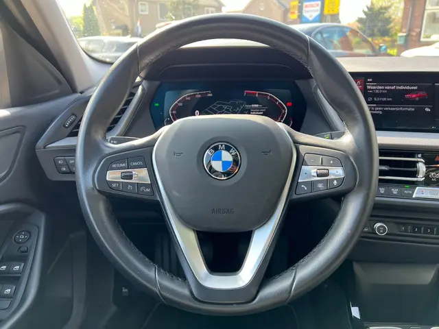 BMW 1 Serie 118i Executive Edition 2020 Benzine 12