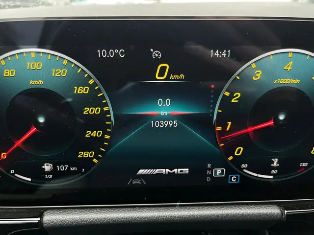 Mercedes-Benz GLA AMG 35 4MATIC 2021 Benzine 19