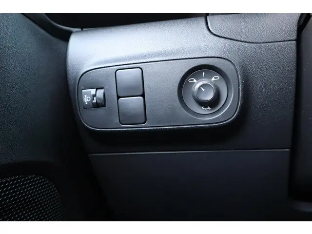 Citroën C3 1.2 PureTech 82pk Feel Edition 2022 Benzine 26