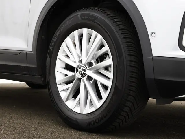 Volkswagen T-Roc 1.0TSI/110PK Life Business 2023 Benzine 21