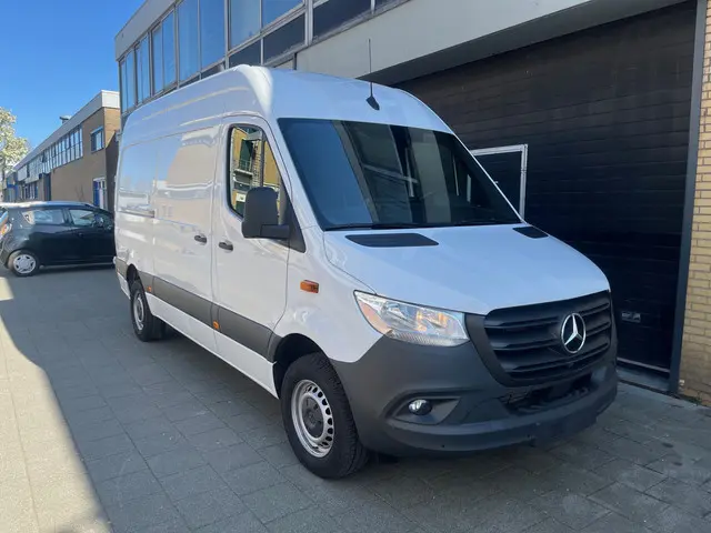 Mercedes-Benz Sprinter 317 1.9 CDI L2H2 2022 Diesel 22