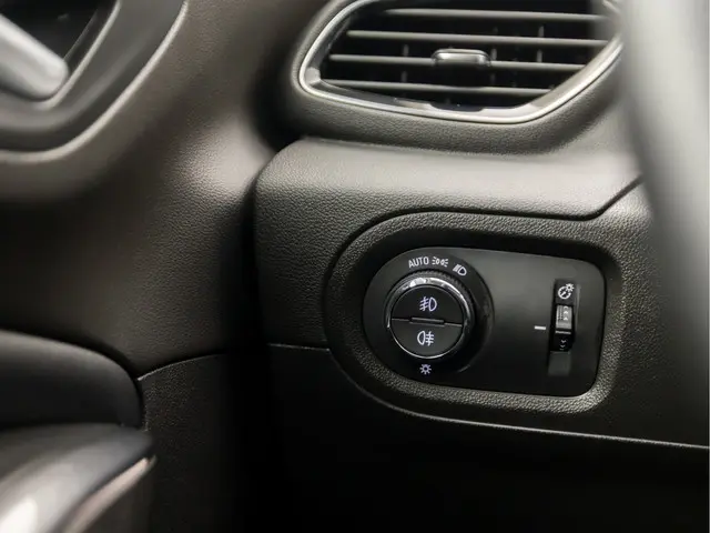 Opel Grandland X 1.2 Turbo Sport 2019 Benzine 23