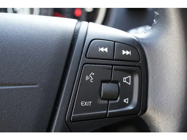 Volvo V40 1.5 T2 R-Design 2018 Benzine 9