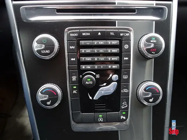 Volvo XC60 2.0 T5 R-Design Automaat. 2017 Benzine 13