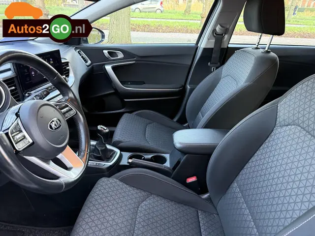 Kia Ceed 1.6 CRDi DynamicLine 2020 Diesel 17