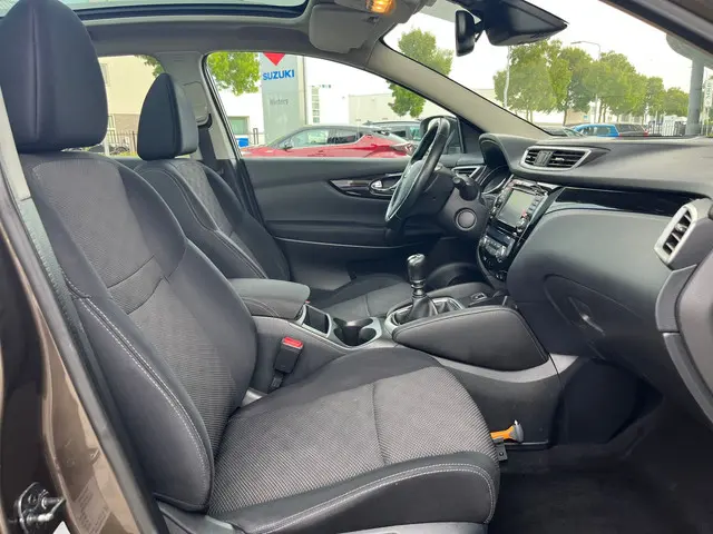 Nissan QASHQAI 1.2 Connect Edition 2015 Benzine 24