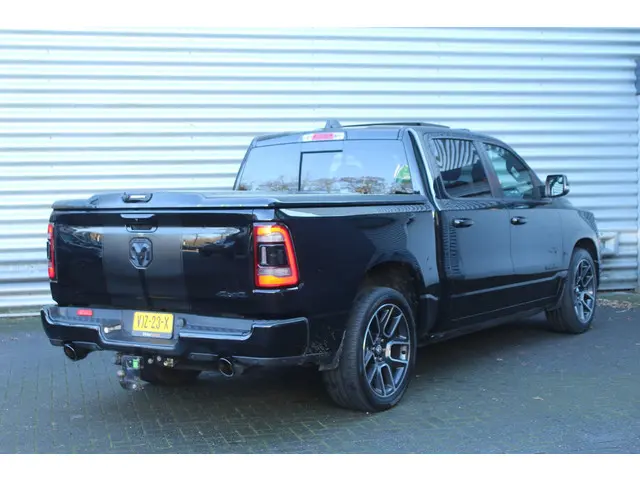 Dodge Ram 1500 5.7 V8 4x4 Crew Cab Laramie 2021 LPG/Gas 5