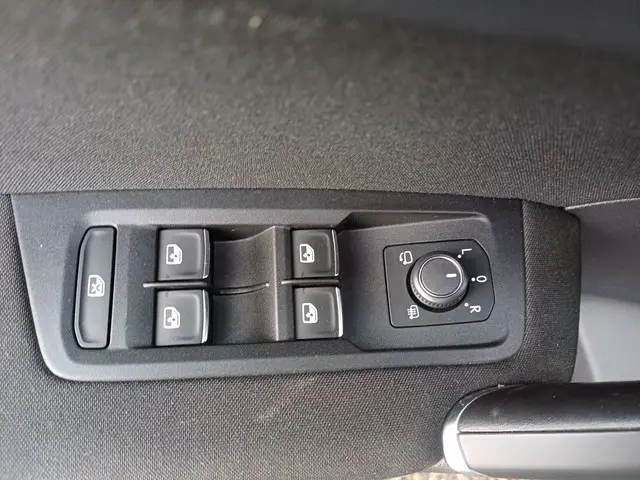 Volkswagen Touran 1.4 TSI Highline 2017 Benzine 32