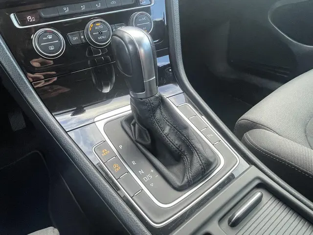 Volkswagen Golf 1.6 TDI Highline Business R 2017 Diesel 13